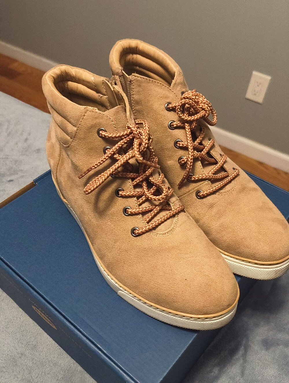 Dr. Scholl's Women's Tan Suede Chukka Boots with Rope Laces